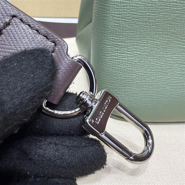 2026120184845909 260